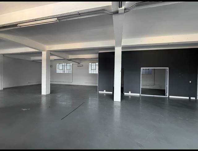 180M² BUILDING TO LET IN WOODSTOCK